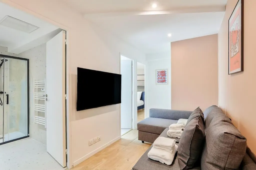 Apartment Charme Parisien 4 Personnes, 1 Chambre, 19Eme